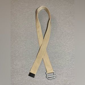 Columbia monument fabric belt.